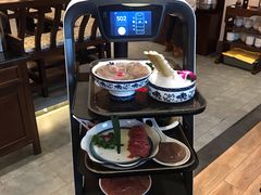 -小天鹅火锅·一线江景洪鼎旗舰店(洪崖洞店)