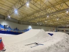 -乔波室内滑雪场