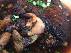-老码头黑皮肘子锅包肉熏酱水饺(文政街店)