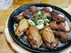 烤鸡翅烤颈背肉拼盘-老东镇啤酒屋海鲜加工·蒸汽海鲜·海鲜烧烤(台东店)