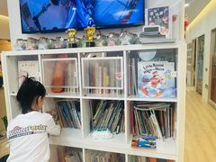 -猴有戏教育戏剧·音乐剧·主持口才·演讲朗诵辩论(环球港华师大校区)