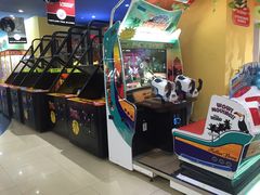 -爱玩嘉年华(龙湖曲江天街店)