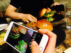 -HIGH FIVE哈福手工汉堡(桂林路店)