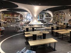 -钟书阁(珍园店)