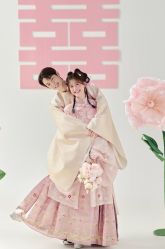 -雪中彩影婚纱摄影·微光艺术中心