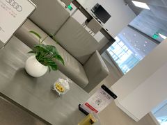 -上海冠松华奥奥迪4S店(张江店)