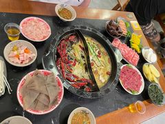 -重庆川渝肥妹火锅