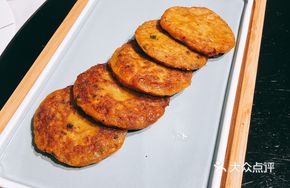 Pan-fried Clam Cake