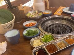 -明洞阿姨·韩式酱蟹烤肉·创意料理(三元桥店)