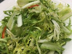 -忆江南酒店(交通大学咸宁路地铁站店)