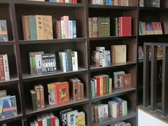 -钟书阁(松江泰晤士小镇店)