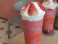 雪顶草莓甜心-CoCo都可(湖滨银泰店B区店)
