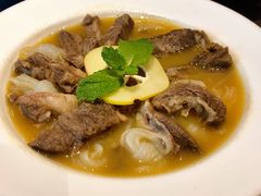 酸木瓜炖牛腩-半山腰·云南菜(侨福芳草地店)