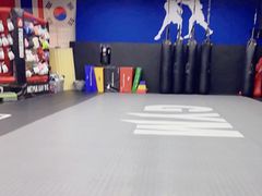 -成杰格斗·拳击·柔术·防身术(建设路店)