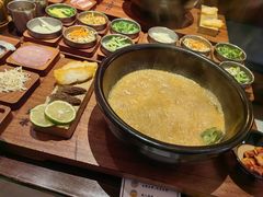 -银米·云南传统过桥米线(双廊黑金冠店)