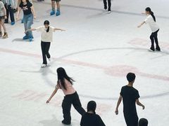 -正佳冰河湾真冰滑冰场