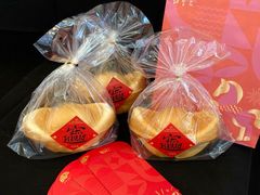 -红宝石·鲜奶小方·海派西点房(南丹店)