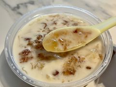 椰汁银耳桃胶羹-甜津美