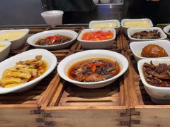 -老乡鸡(上海白玉兰广场店)