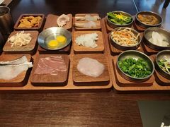 -银米·云南传统过桥米线(双廊黑金冠店)