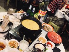 -鲜入围煮花胶鸡海鲜火锅