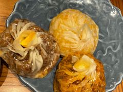 红油牛肉纸皮烧卖-鑫震源·苏式大虾生煎(山塘街店)