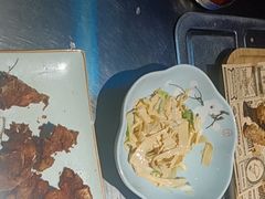 -马路牙子烧烤音乐酒馆(望京店)