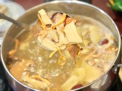 -野菌皇海景野生菌火锅(滨海大道店)