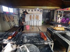 -黄记四更烤乳猪店