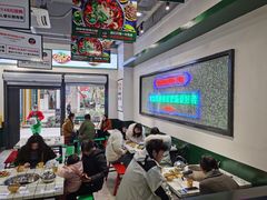 大堂-晓彭肥肠鸡·泡椒鸡火锅(水木天地店)