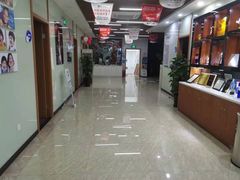 -茂菊口腔连锁(浦东南路店)