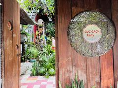 -Cuc Gach Quan Restaurant