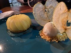 焦糖苹果配山核桃及香草奶油慕斯-AZUL by FUEL蓝色·法式酒馆(琶醍店)