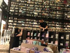 -钟书阁(群光广场店)