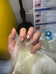 -小黑瓶美甲美睫