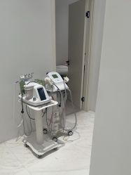 -微笑雨嘉造型护肤