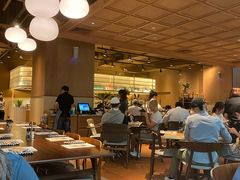 -ROAST coffee & eatery