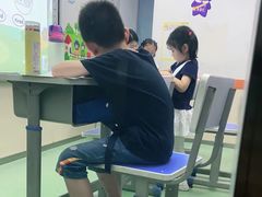 -昂立青少儿成长中心(宝山万达校区)