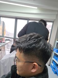 -宫铭烫发染发接发店