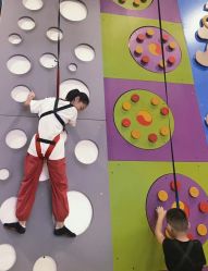 -蹦贝运动中心·蹦床·攀岩·闯关(龙岗店)