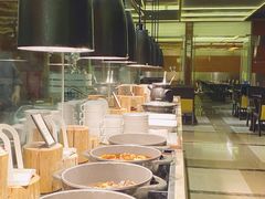 自助取餐区-大中华希尔顿酒店-念自助餐·嗨啤·小龙虾