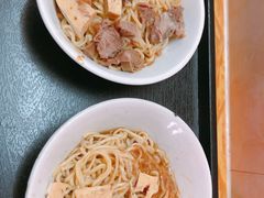 -松树干拌面店