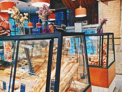 面包甜点陈列柜-Dough&Joe团憩(瑞虹天地月亮湾店)