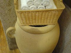 连洗手间都装饰鸡蛋花-三亚亚龙湾红树林度假酒店