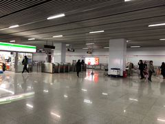 -龙溪路(地铁站)