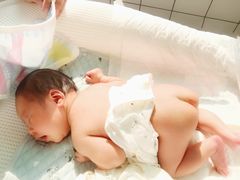 -萧乐母婴·住家月嫂·育婴师