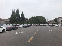 -新场古镇-停车场