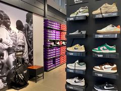 -百年港湾奥特莱斯(香炉礁店)