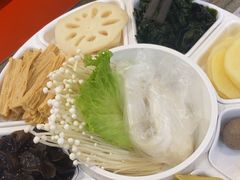 -鸡遇虾煲干锅火锅(小寨金莎店)