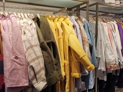 -URBAN REVIVO(北京斯普瑞斯奥特莱斯店)
